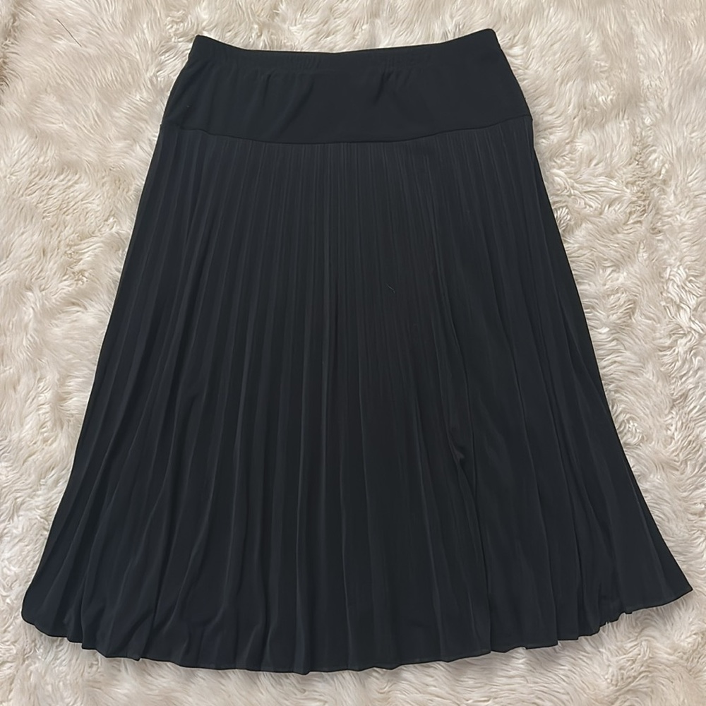 Onyx Nite Black Pleated Pull On Skirt Size Medium